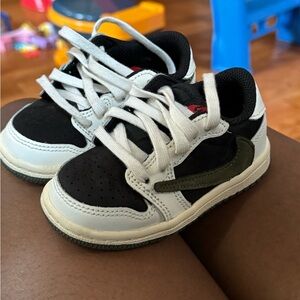 Jordan 1 retro low Travis Scott toddler 6c
